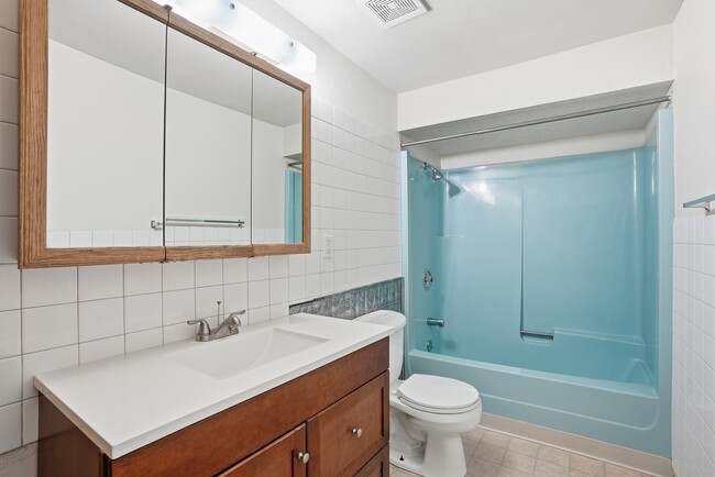 Building Photo - 611 S Ferrall St