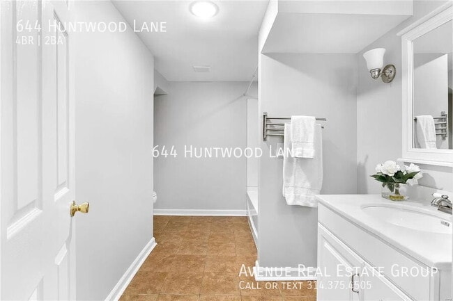 Building Photo - 644 Huntwood Ln