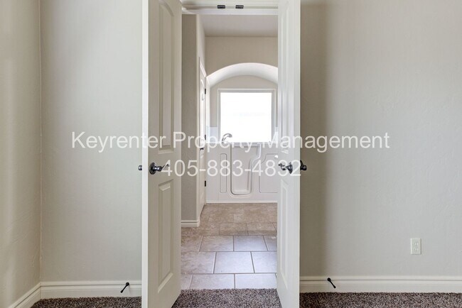 Building Photo - * * * $250 Move-in Special * * * Charming 3-Bedroom / 2-Bathroom Home! * * * $250 Move-in Special...