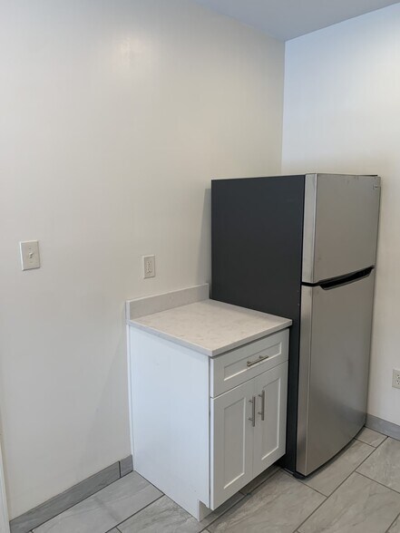 Building Photo - 1653 Chislett St