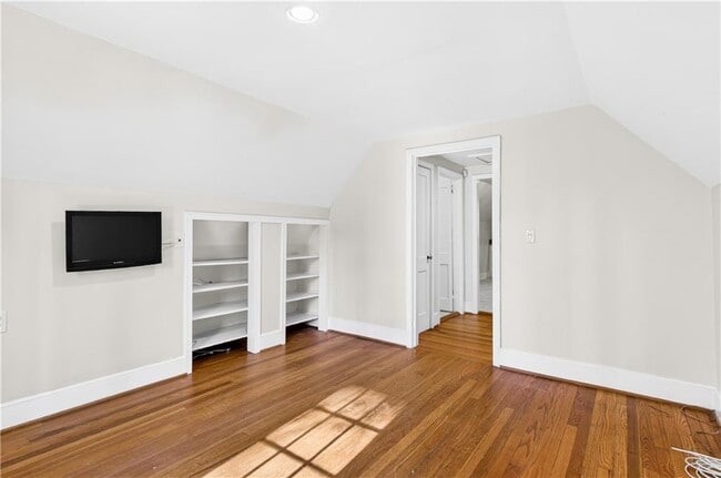 Building Photo - 613 Pelham Rd NE