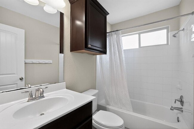 Building Photo - 1313 April Meadows Loop