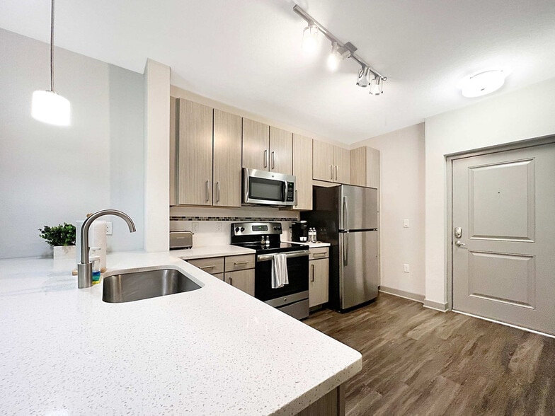 Building Photo - 124 S Morgan St