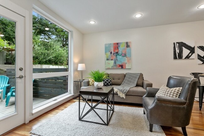 Building Photo - 1126 29th Ave S