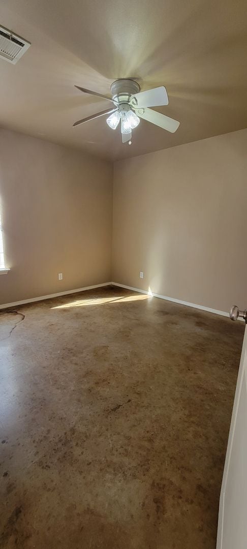 Building Photo - Newer Construction 2 bed/1 bath