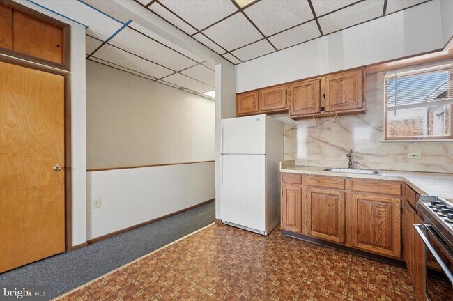 Building Photo - 1639 Wolf St