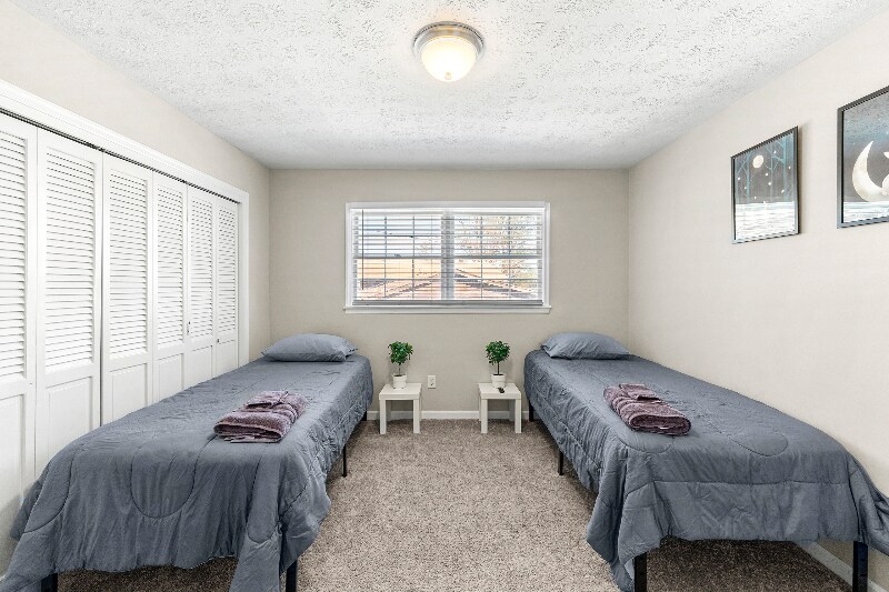 Building Photo - 5330 Warrington Pl