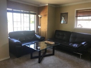 upstairs living room - 1005 Moss St
