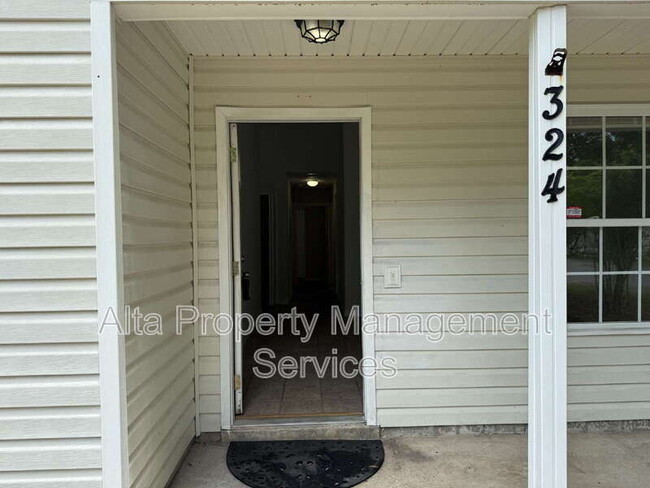 Building Photo - 324 Lena St