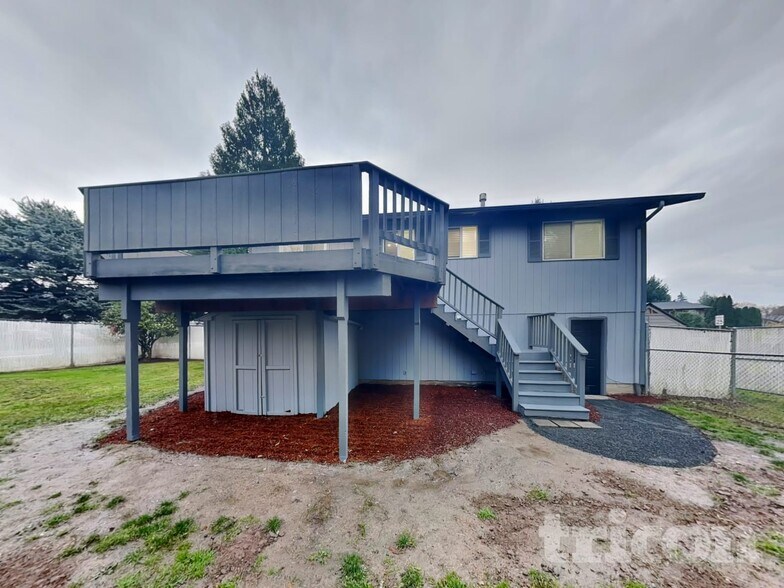 Building Photo - 13525 SE 120th Way