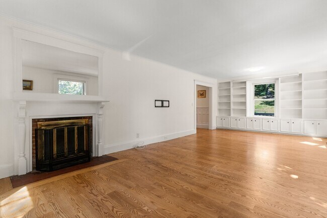 Building Photo - 161 Highland Ave