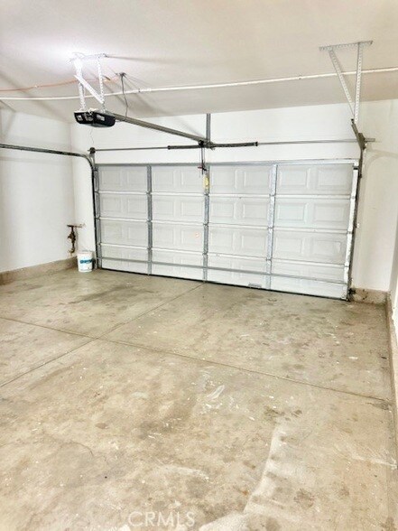 Building Photo - 1562 Cheshire Dr