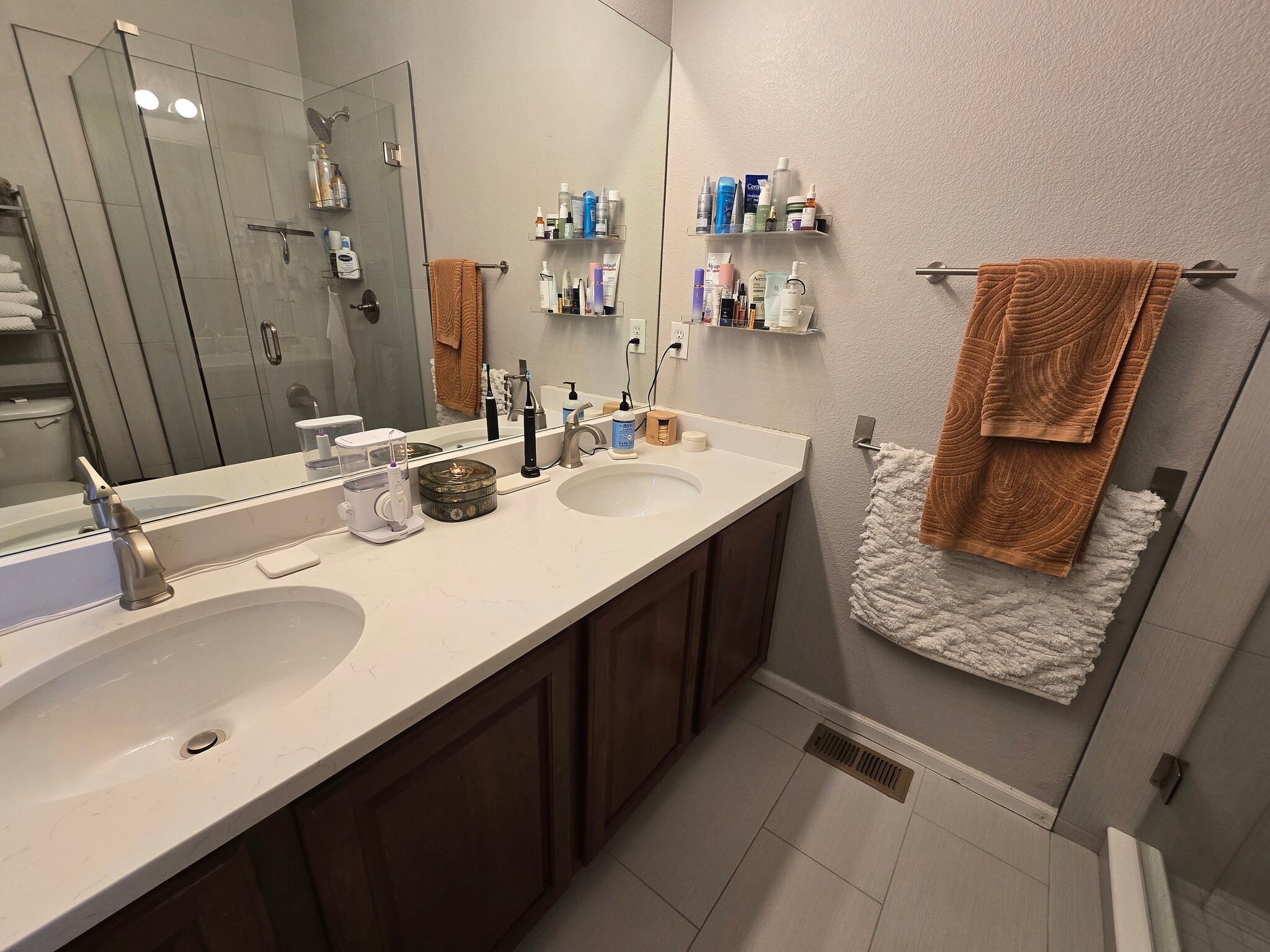 Master Bathroom - 5498 Zephyr Ct