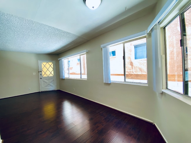 Building Photo - 1440 Centinela Ave