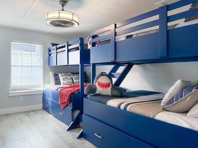 Building Photo - 94 Cobia St