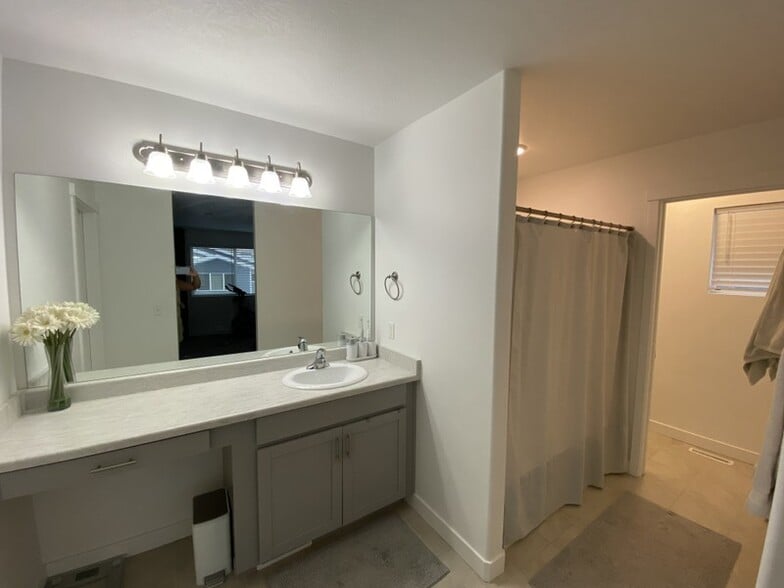 Building Photo - 15289 S Tack Way
