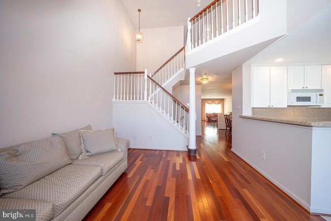 Building Photo - 234 Lookout Pl