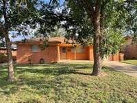 Building Photo - Cozy & Modern 3-Bedroom Retreat in Big Spring