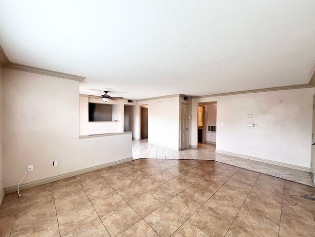 Building Photo - 1150 N Buffalo Dr