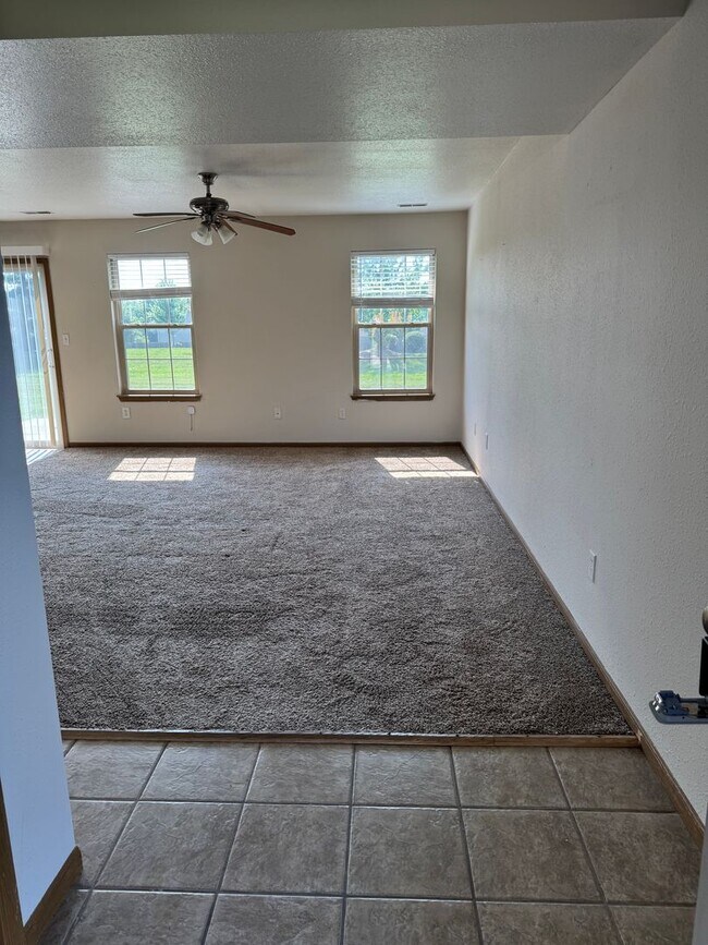 Building Photo - 5009-5011 Alpine Ridge Dr.