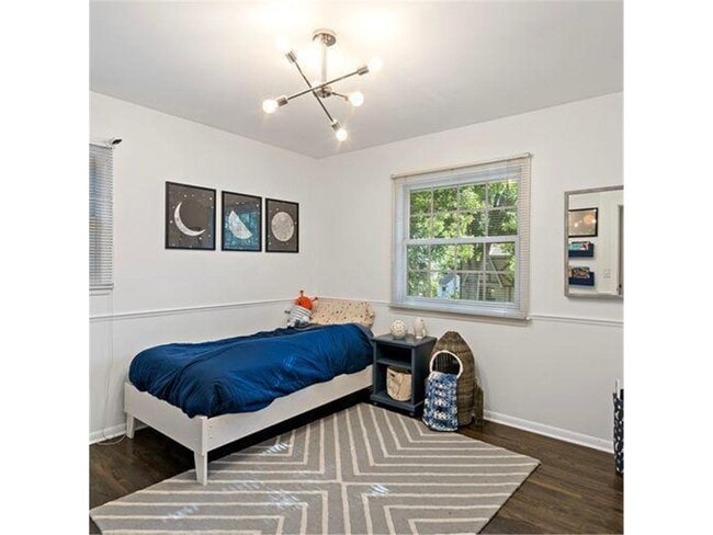 Building Photo - 4520 Vandervork Ave