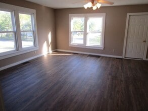 Building Photo - 3 bedroom Bungalow