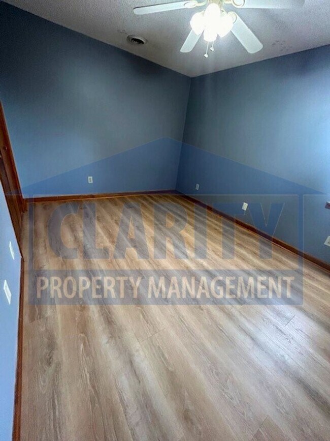 Building Photo - Single Family Home with a Spacious Yard!