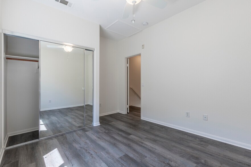 Building Photo - 1143 Terracina Ln