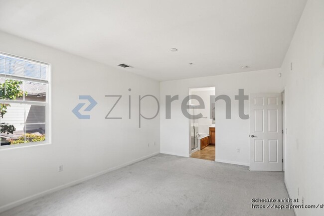 Building Photo - 812 Joree Ln