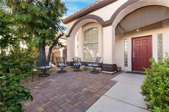 Building Photo - 7820 Mount Angel Dr