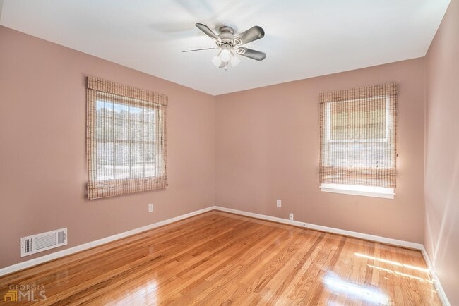 Building Photo - 3730 Marlborough Dr