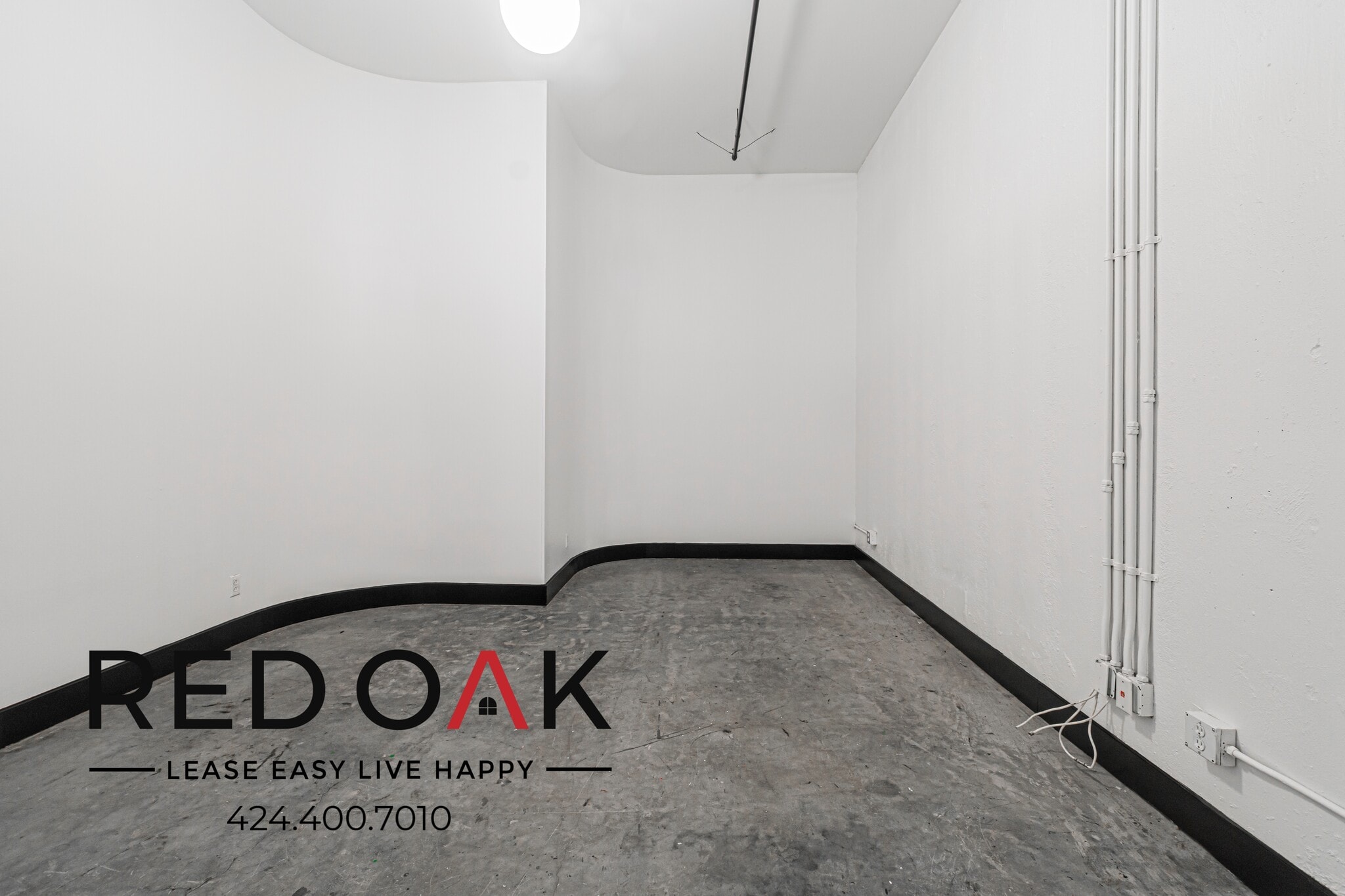 Building Photo - 620 Main St