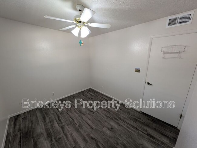Building Photo - 6721 E McDowell Rd