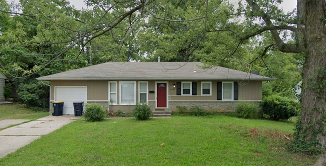 Primary Photo - Charming 3 Bedroom 1 1/2 Bath