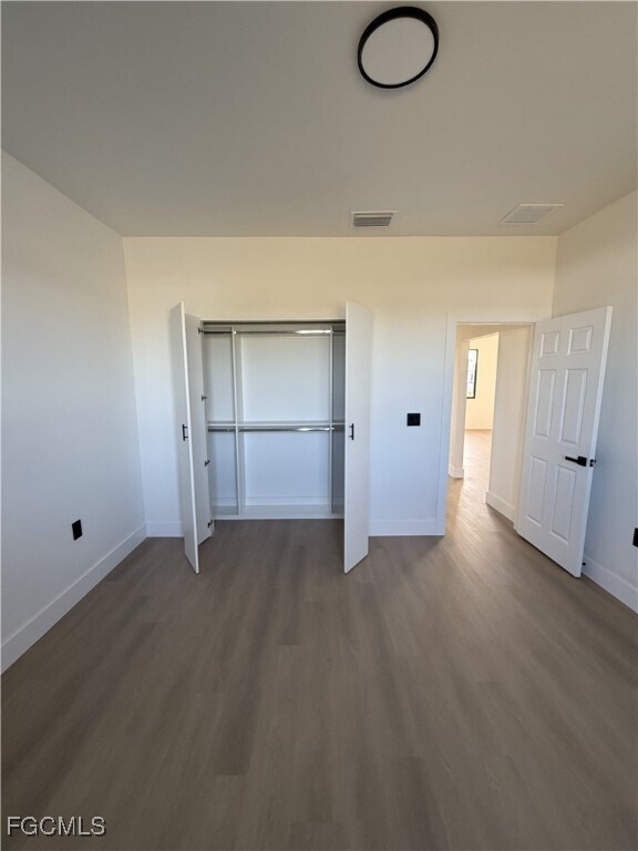 Building Photo - 8033 Oakleaf Cir