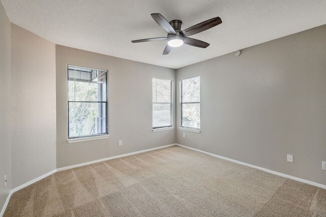 Building Photo - Charming  Updated 2BR- 2  BATH FOOTHILLLS CONDO