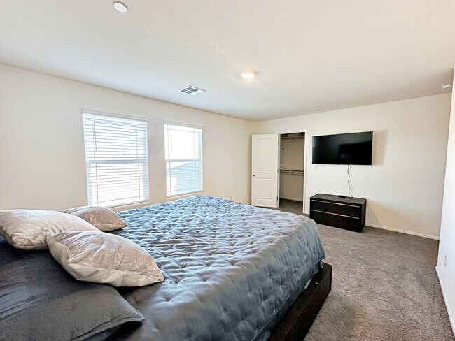 Building Photo - 1 MONTH FREE RENT* 3 BEDROOM TOWNHOUSE LOCATED IN INSPIRADA