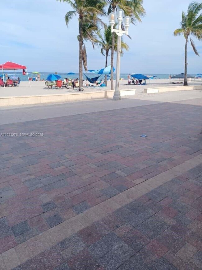 Building Photo - 322 Nebraska St