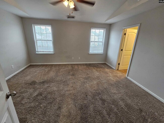 Building Photo - 940 Yarrow Ln