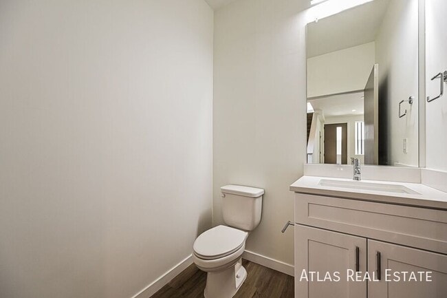 Building Photo - 2640 S Delaware St