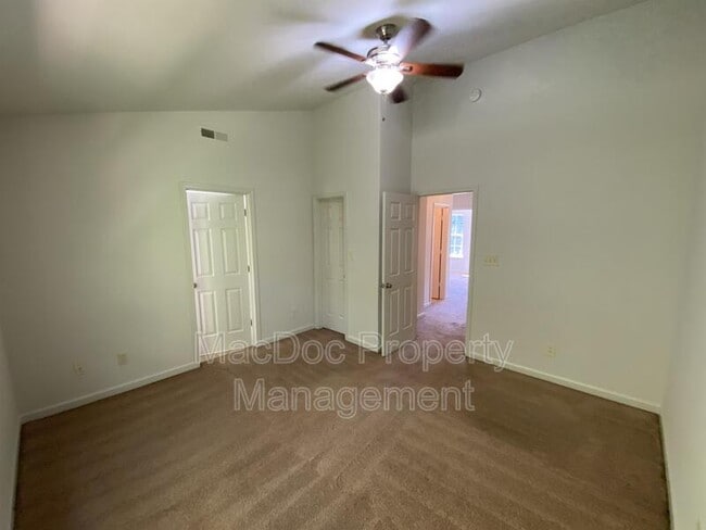 Building Photo - 4249 Normandy Ct