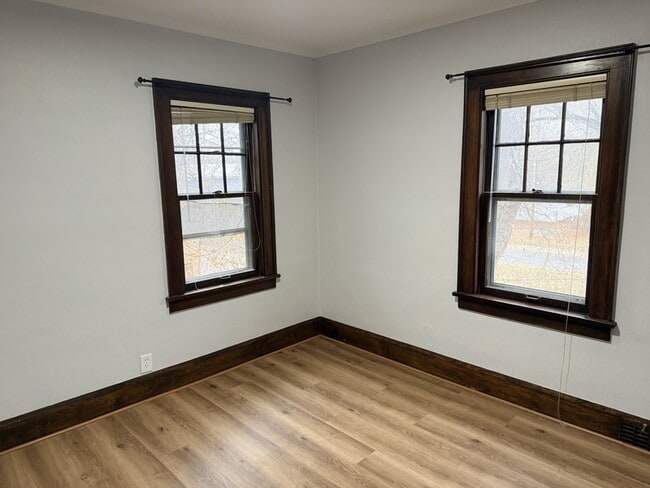 Building Photo - 907 15th St