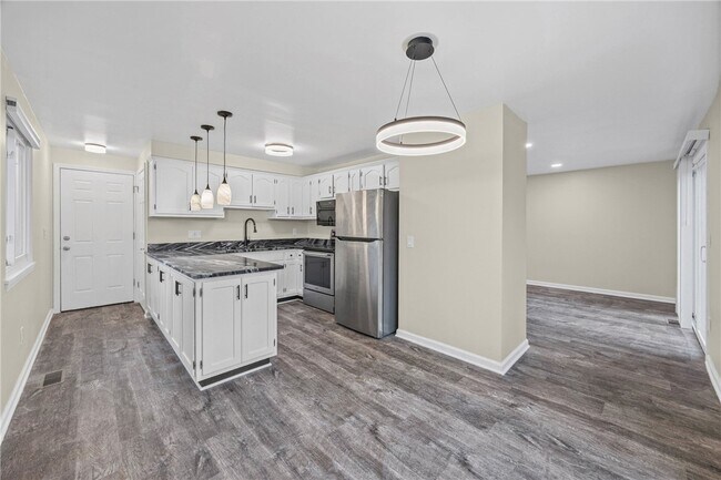 Building Photo - 49 Bucklebury Hill