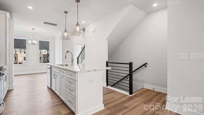 Building Photo - 2025 Clarksdale Dr