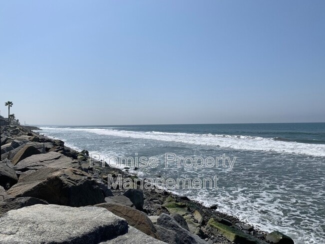 Building Photo - 934 S Myers St