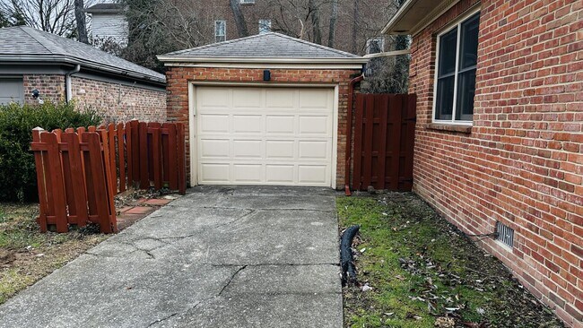 Building Photo - 2948a Candlelight Way