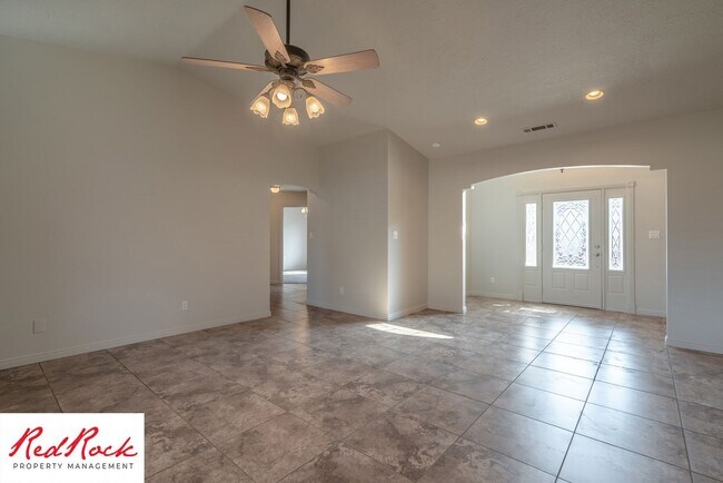 Building Photo - Spacious 3 Bedroom Single-Level Home in Bl...