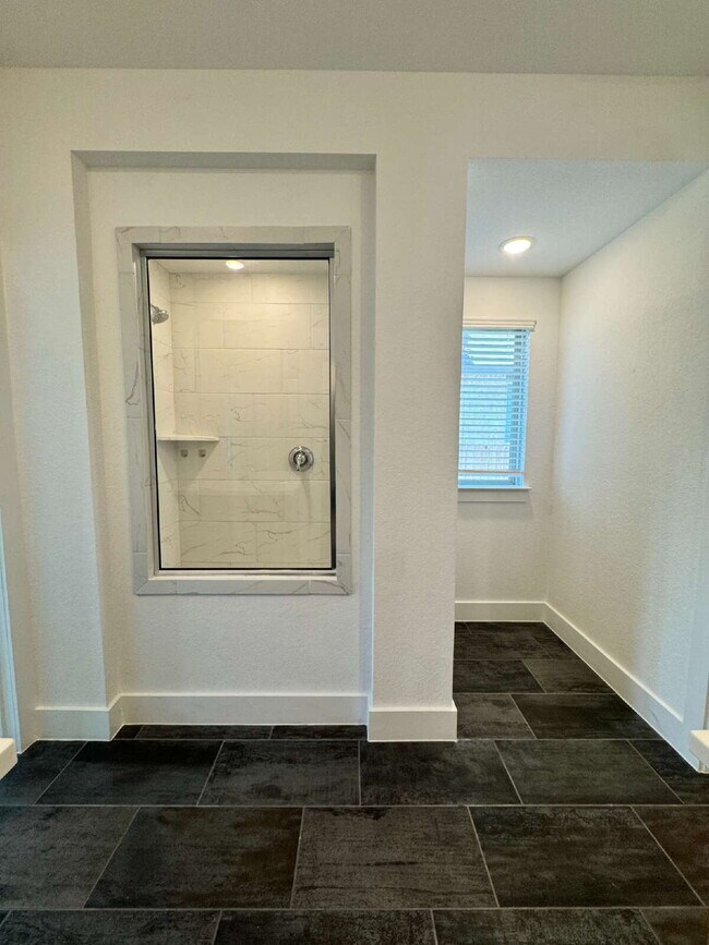 Building Photo - "Charming 4-Bed, 3-Bath Home in Castrovill...