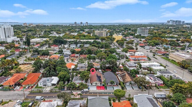 Building Photo - 1632 SW 19th Ter