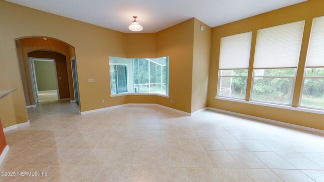 Building Photo - 11861 Lake Fern Dr